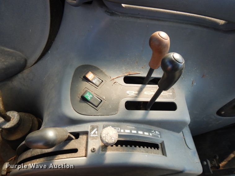 image for item FR9081 2001 New Holland TS100  4WD tractor