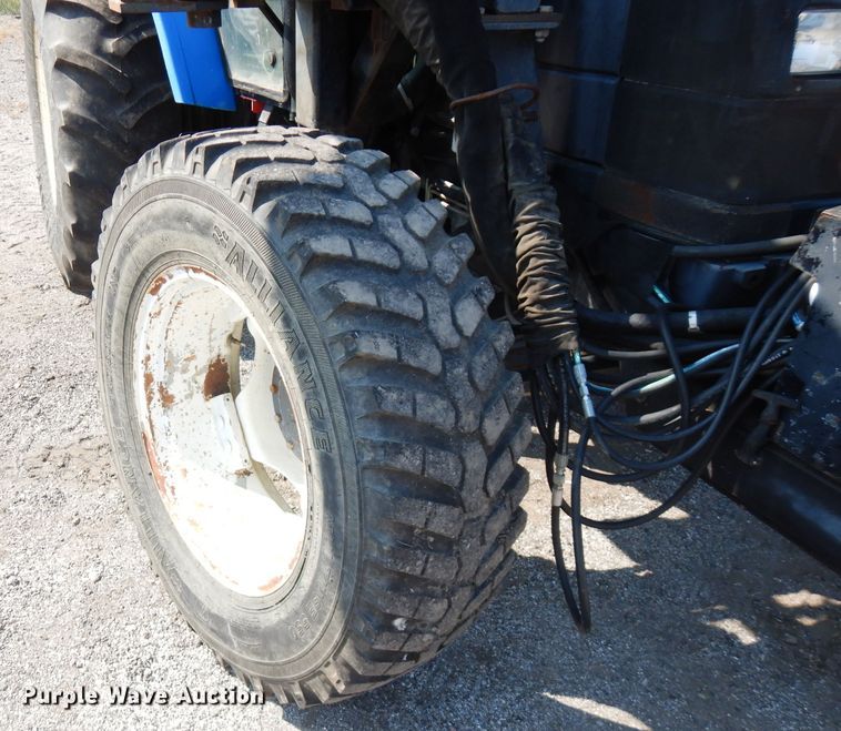 image for item FR9081 2001 New Holland TS100  4WD tractor