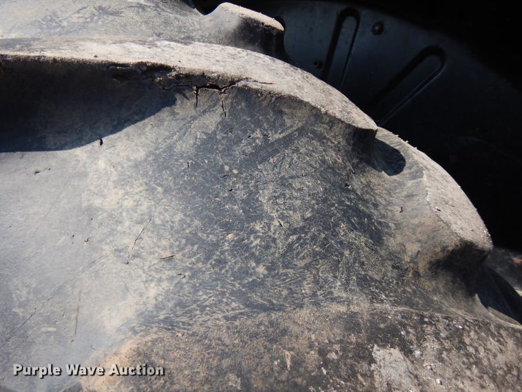 image for item FR9081 2001 New Holland TS100  4WD tractor