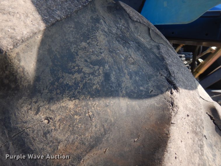 image for item FR9081 2001 New Holland TS100  4WD tractor