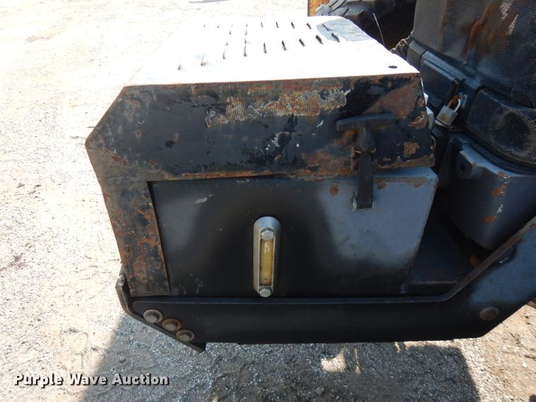 image for item FR9081 2001 New Holland TS100  4WD tractor