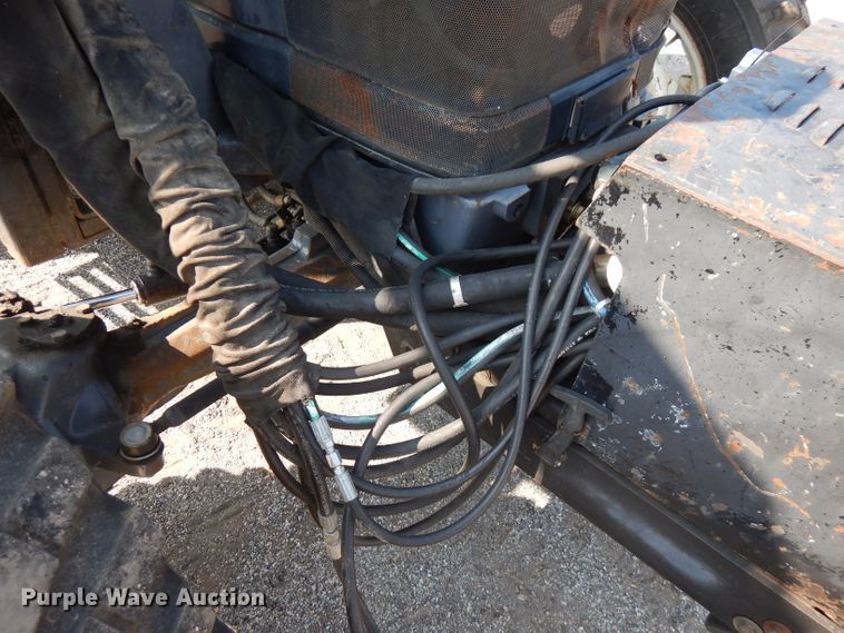 image for item FR9081 2001 New Holland TS100  4WD tractor