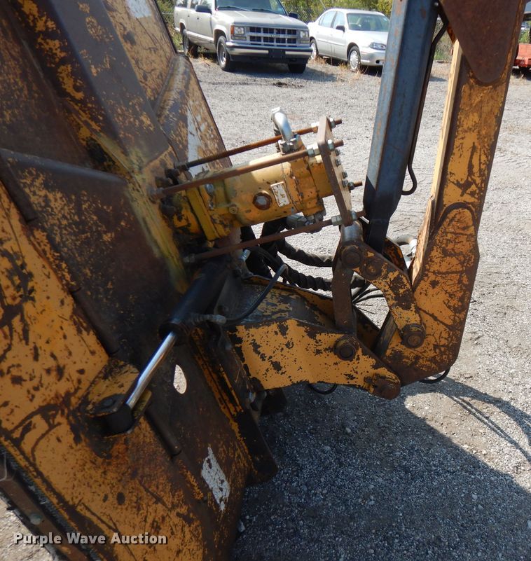 image for item FR9081 2001 New Holland TS100  4WD tractor