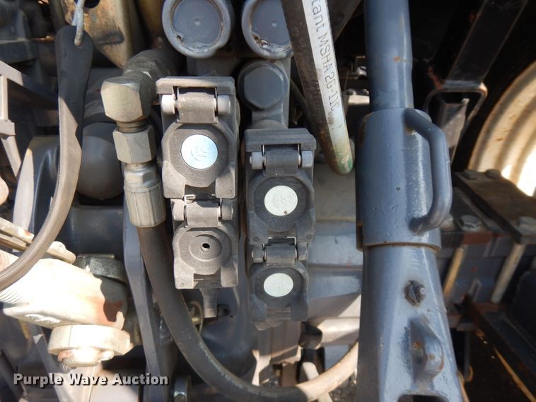 image for item FR9081 2001 New Holland TS100  4WD tractor