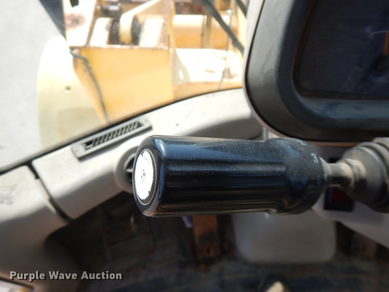 image for item FR9082 2005 New Holland LW110B  wheel loader