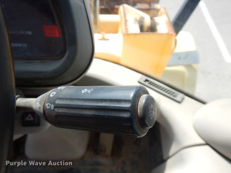 image for item FR9082 2005 New Holland LW110B  wheel loader