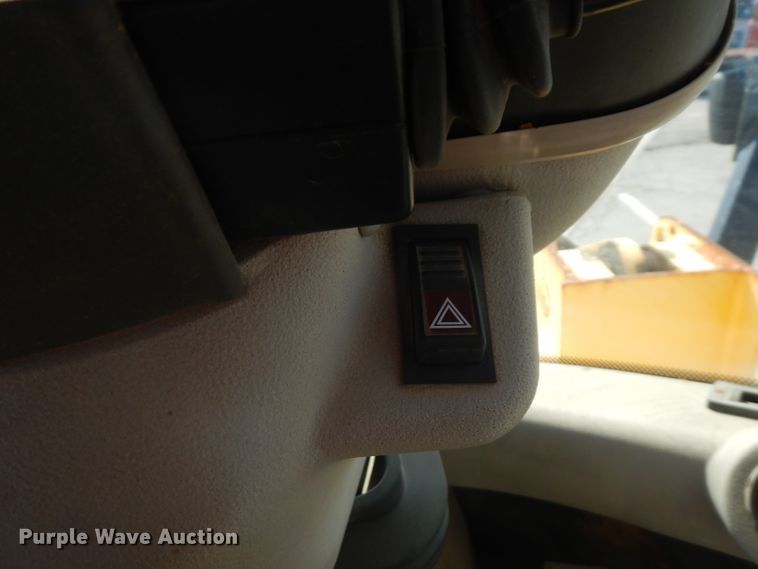 image for item FR9082 2005 New Holland LW110B  wheel loader