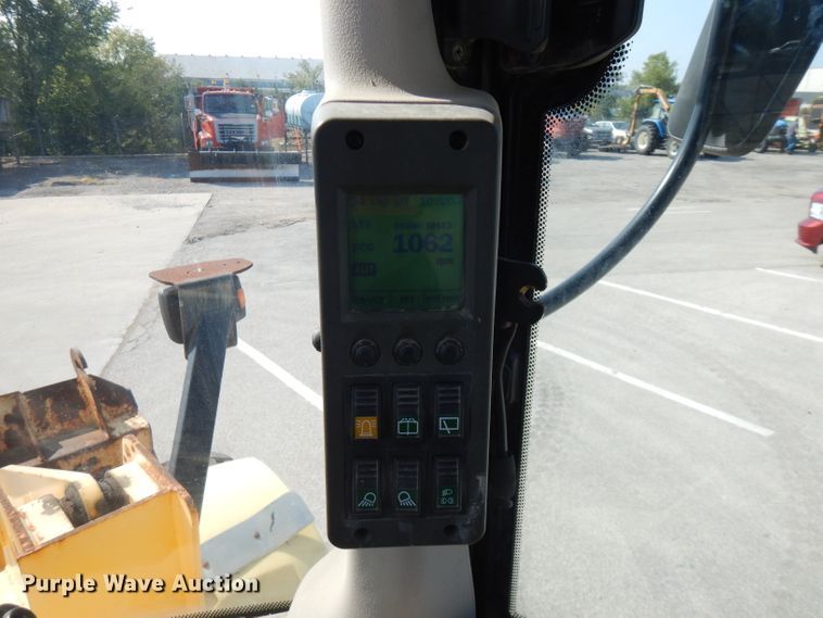 image for item FR9082 2005 New Holland LW110B  wheel loader