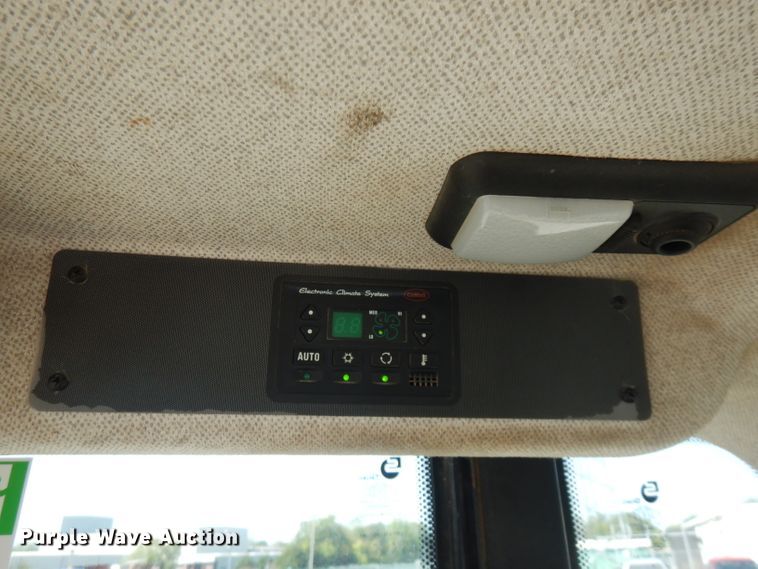 image for item FR9082 2005 New Holland LW110B  wheel loader