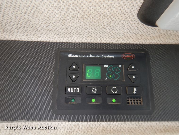 image for item FR9082 2005 New Holland LW110B  wheel loader