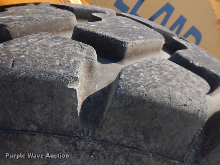 image for item FR9082 2005 New Holland LW110B  wheel loader