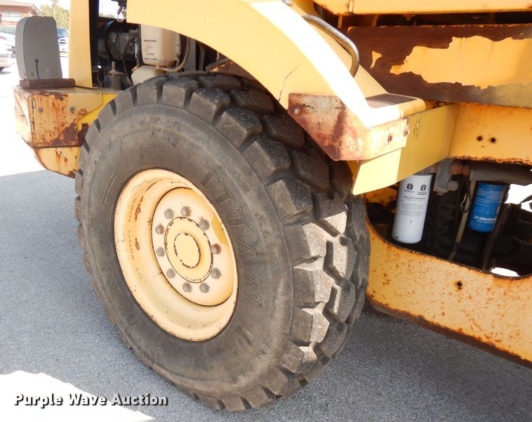 image for item FR9082 2005 New Holland LW110B  wheel loader
