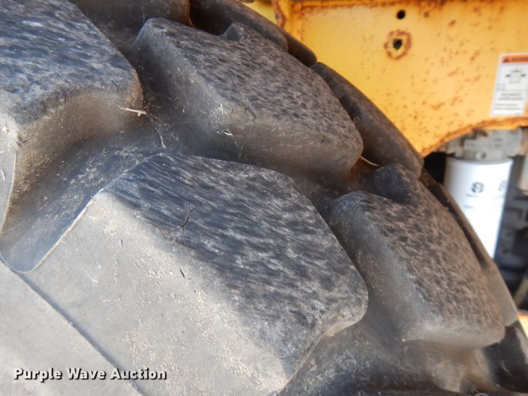 image for item FR9082 2005 New Holland LW110B  wheel loader