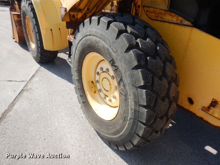 image for item FR9082 2005 New Holland LW110B  wheel loader