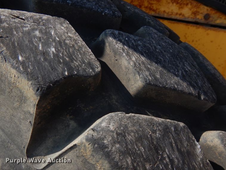 image for item FR9082 2005 New Holland LW110B  wheel loader