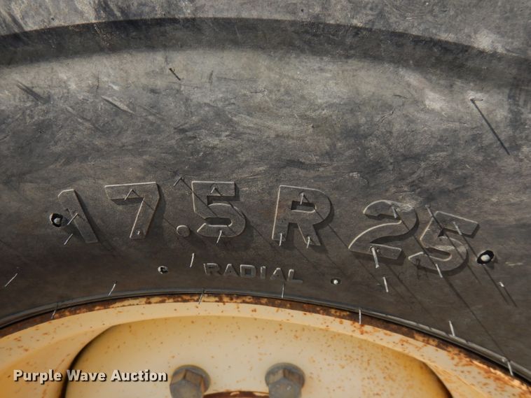 image for item FR9082 2005 New Holland LW110B  wheel loader