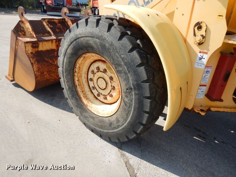 image for item FR9082 2005 New Holland LW110B  wheel loader