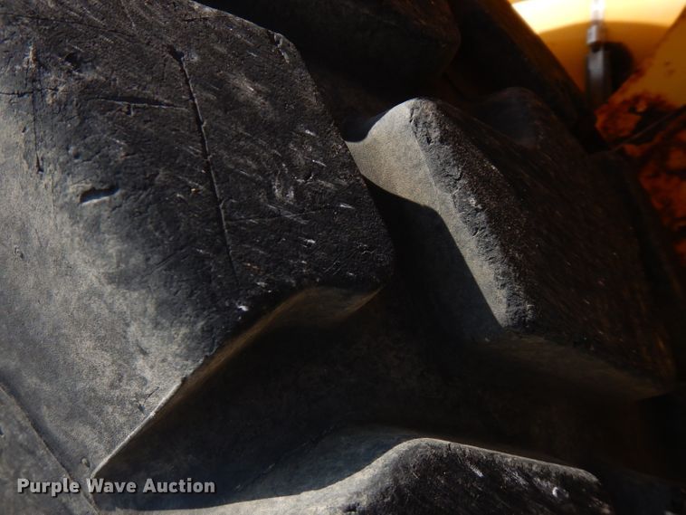 image for item FR9082 2005 New Holland LW110B  wheel loader