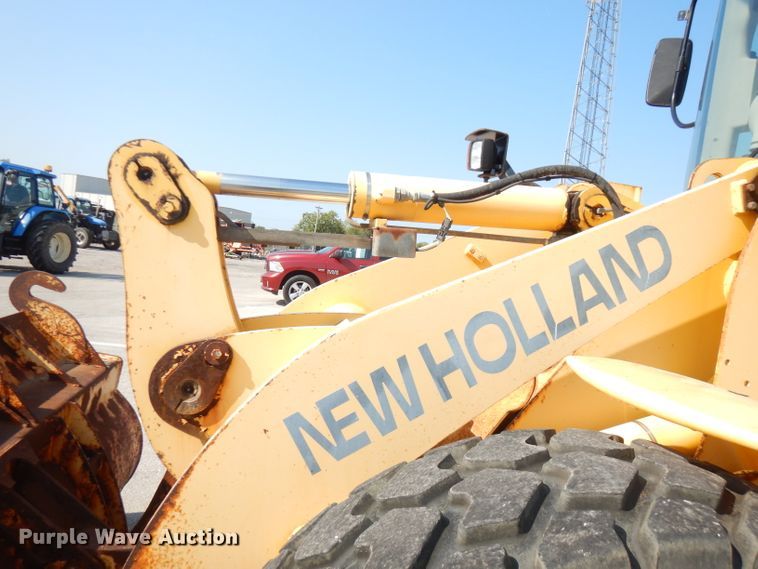 image for item FR9082 2005 New Holland LW110B  wheel loader
