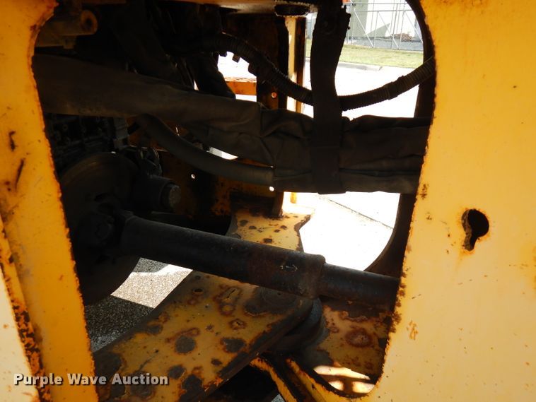 image for item FR9082 2005 New Holland LW110B  wheel loader