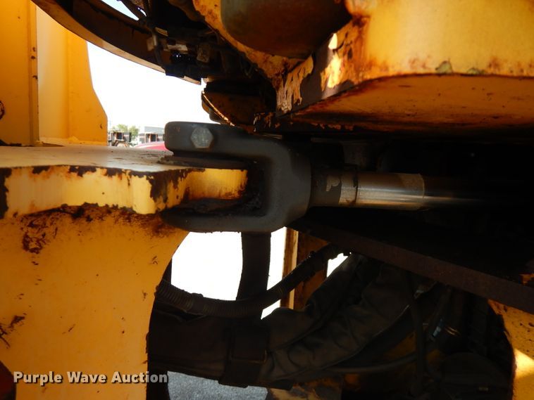 image for item FR9082 2005 New Holland LW110B  wheel loader