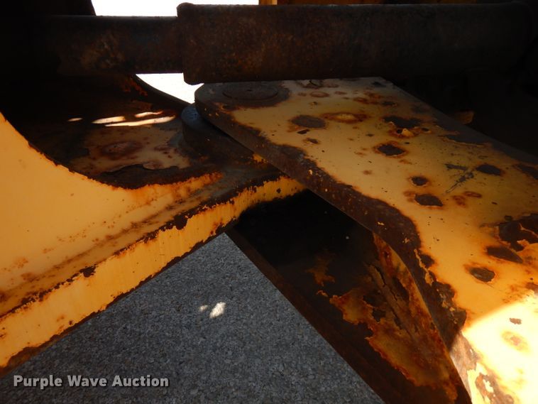 image for item FR9082 2005 New Holland LW110B  wheel loader