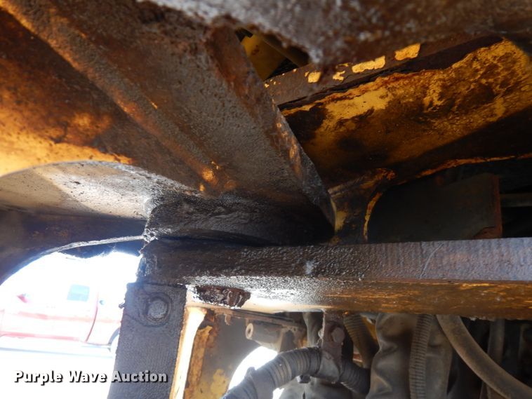 image for item FR9082 2005 New Holland LW110B  wheel loader