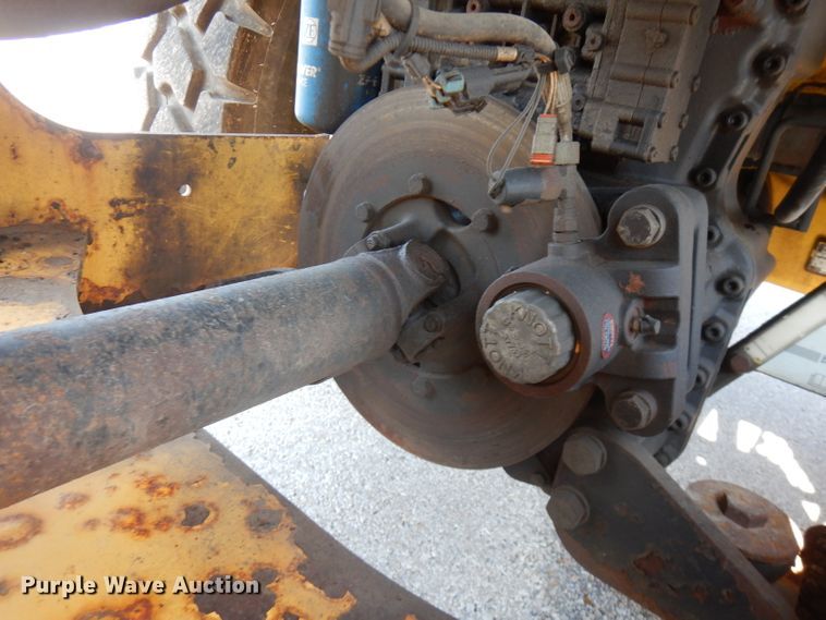 image for item FR9082 2005 New Holland LW110B  wheel loader