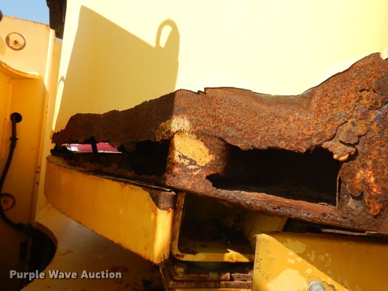 image for item FR9082 2005 New Holland LW110B  wheel loader