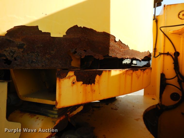 image for item FR9082 2005 New Holland LW110B  wheel loader