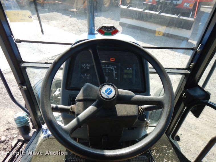 image for item FR9083 2001 New Holland TS100  tractor