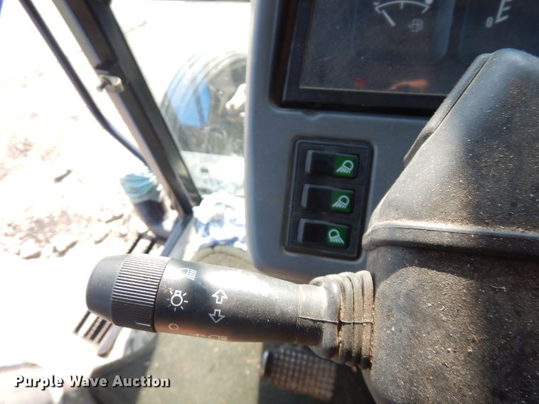 image for item FR9083 2001 New Holland TS100  tractor