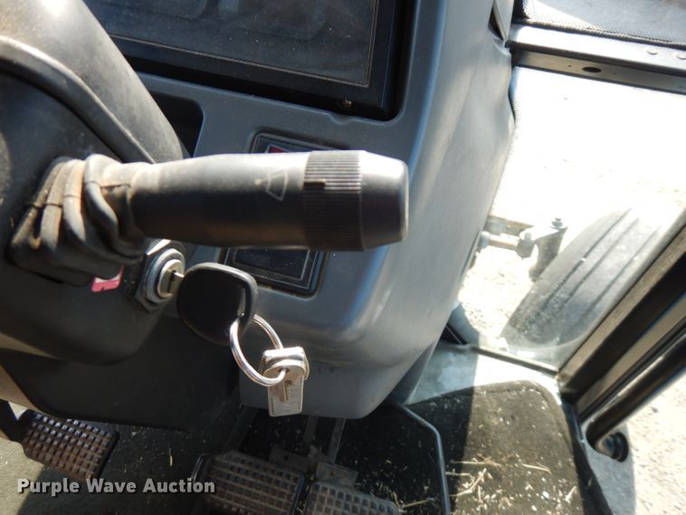 image for item FR9083 2001 New Holland TS100  tractor