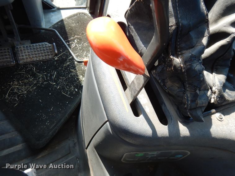 image for item FR9083 2001 New Holland TS100  tractor