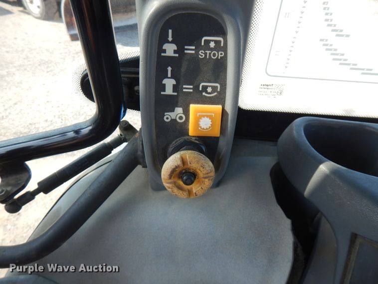 image for item FR9083 2001 New Holland TS100  tractor