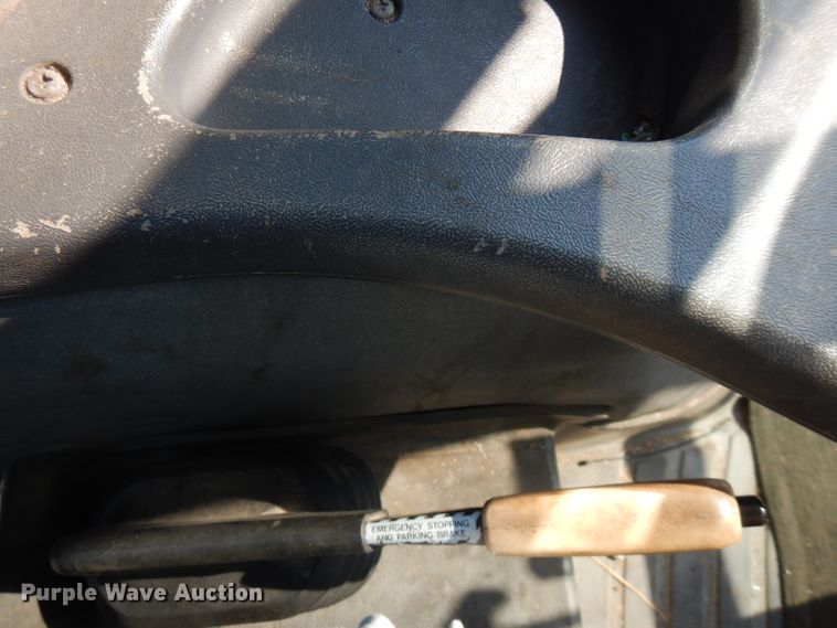 image for item FR9083 2001 New Holland TS100  tractor