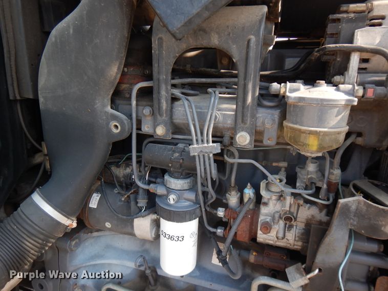 image for item FR9083 2001 New Holland TS100  tractor