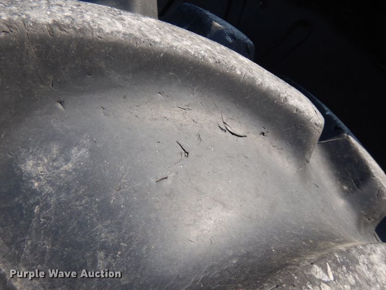 image for item FR9083 2001 New Holland TS100  tractor