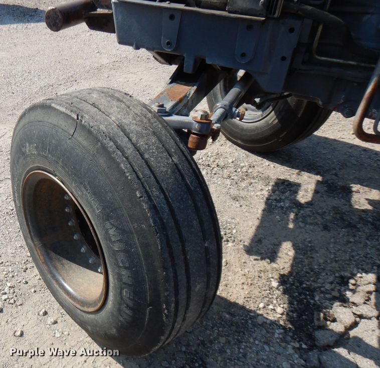 image for item FR9083 2001 New Holland TS100  tractor