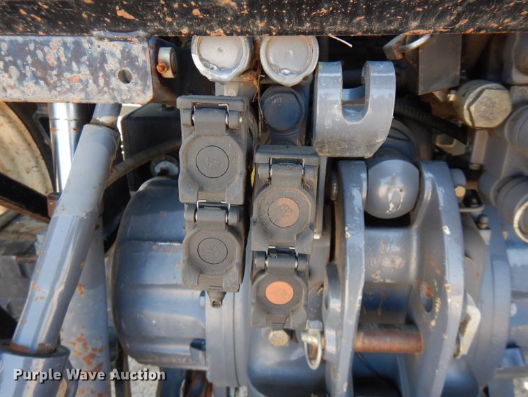 image for item FR9083 2001 New Holland TS100  tractor