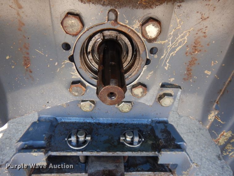 image for item FR9083 2001 New Holland TS100  tractor