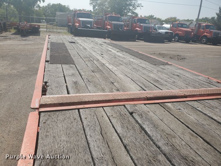 image for item HO9508 2001 Felling FT40T tilt deck equipment trailer