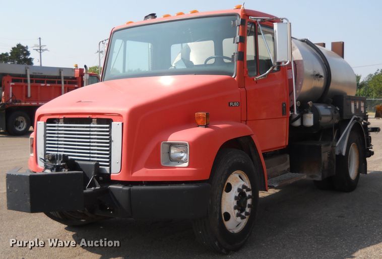 image for item HO9515 2002 Freightliner FL60  oil distributor truck