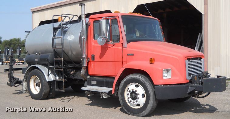 image for item HO9515 2002 Freightliner FL60  oil distributor truck