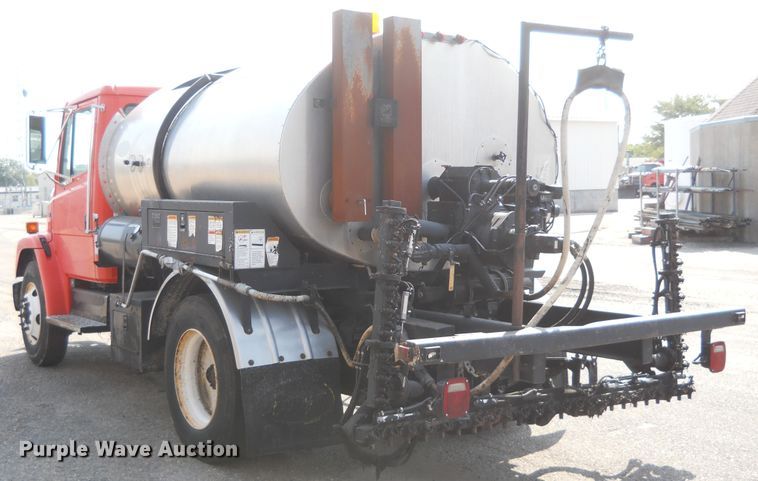 image for item HO9515 2002 Freightliner FL60  oil distributor truck