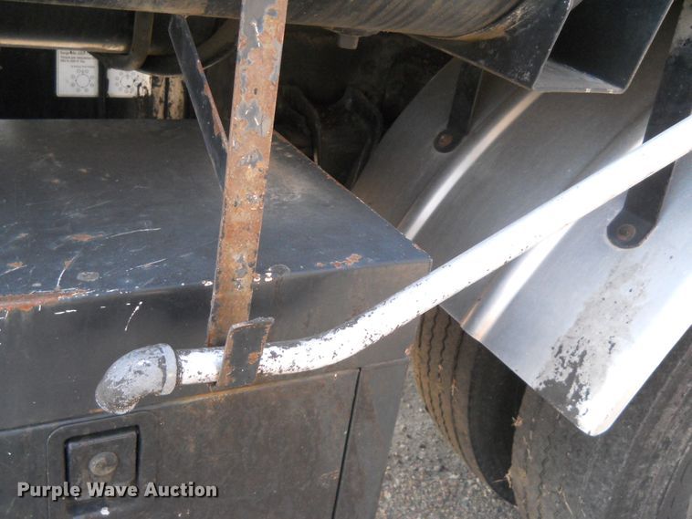 image for item HO9515 2002 Freightliner FL60  oil distributor truck