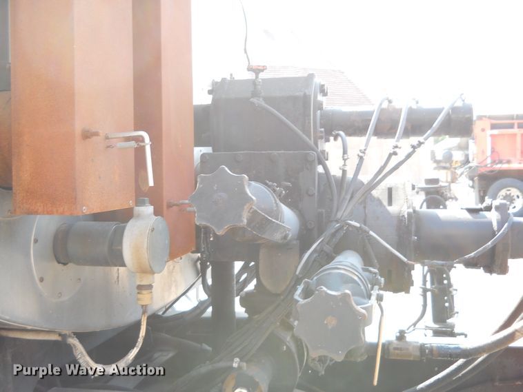 image for item HO9515 2002 Freightliner FL60  oil distributor truck