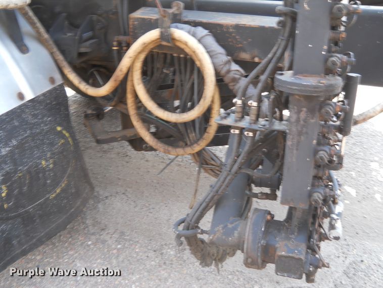 image for item HO9515 2002 Freightliner FL60  oil distributor truck