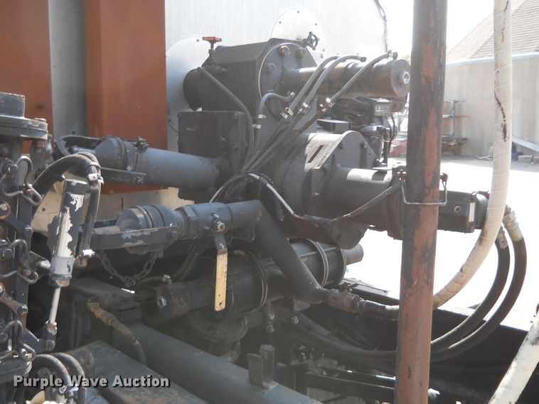 image for item HO9515 2002 Freightliner FL60  oil distributor truck