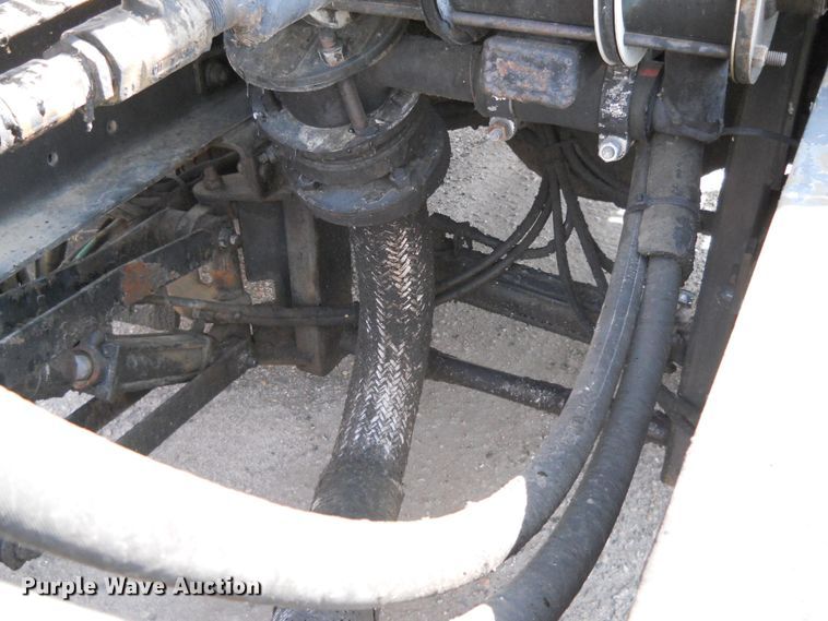 image for item HO9515 2002 Freightliner FL60  oil distributor truck